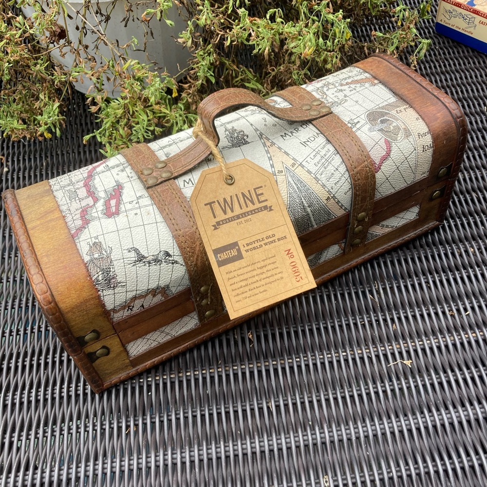 Twine new old world wine bottle gift box